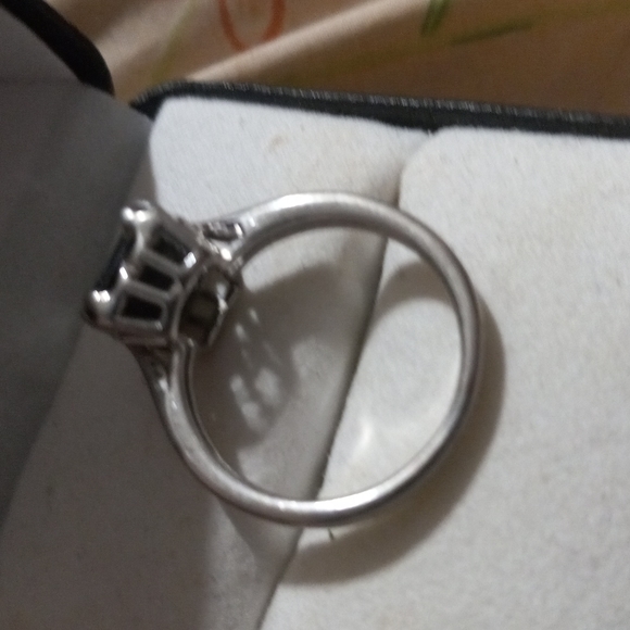 Size 7 black stone ring - Picture 3 of 7